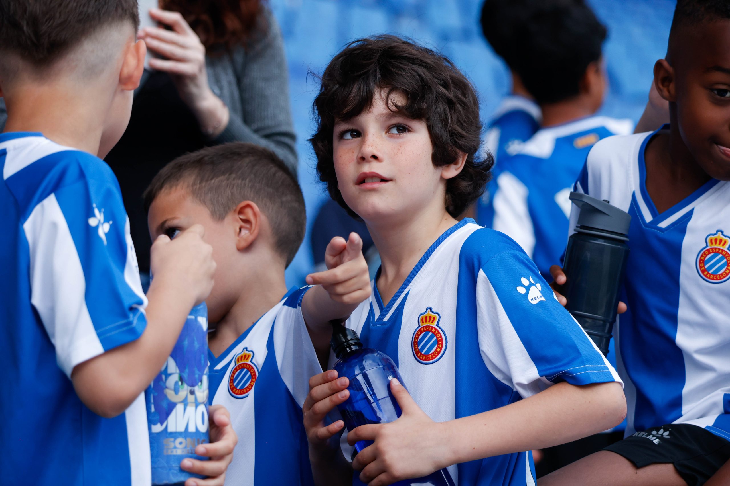 RCDE Academy player in defensive action